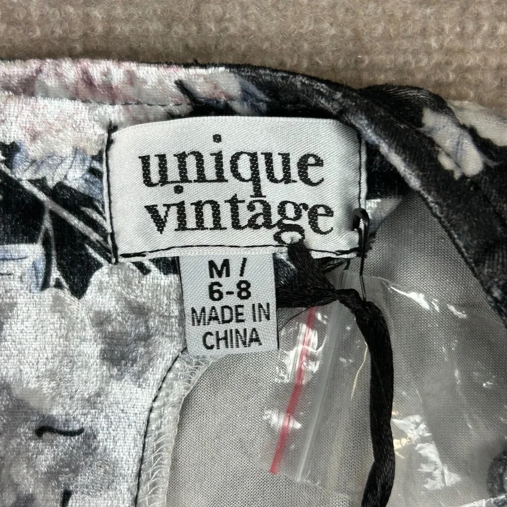 Unique Vintage Velvet‎ Jumpsuit Womens Medium 6/8 Black Floral V Neck Back Zip